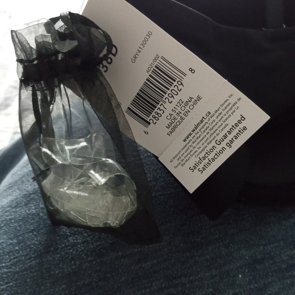 NWT Convertible plus extra straps bra - Picture 3 of 5